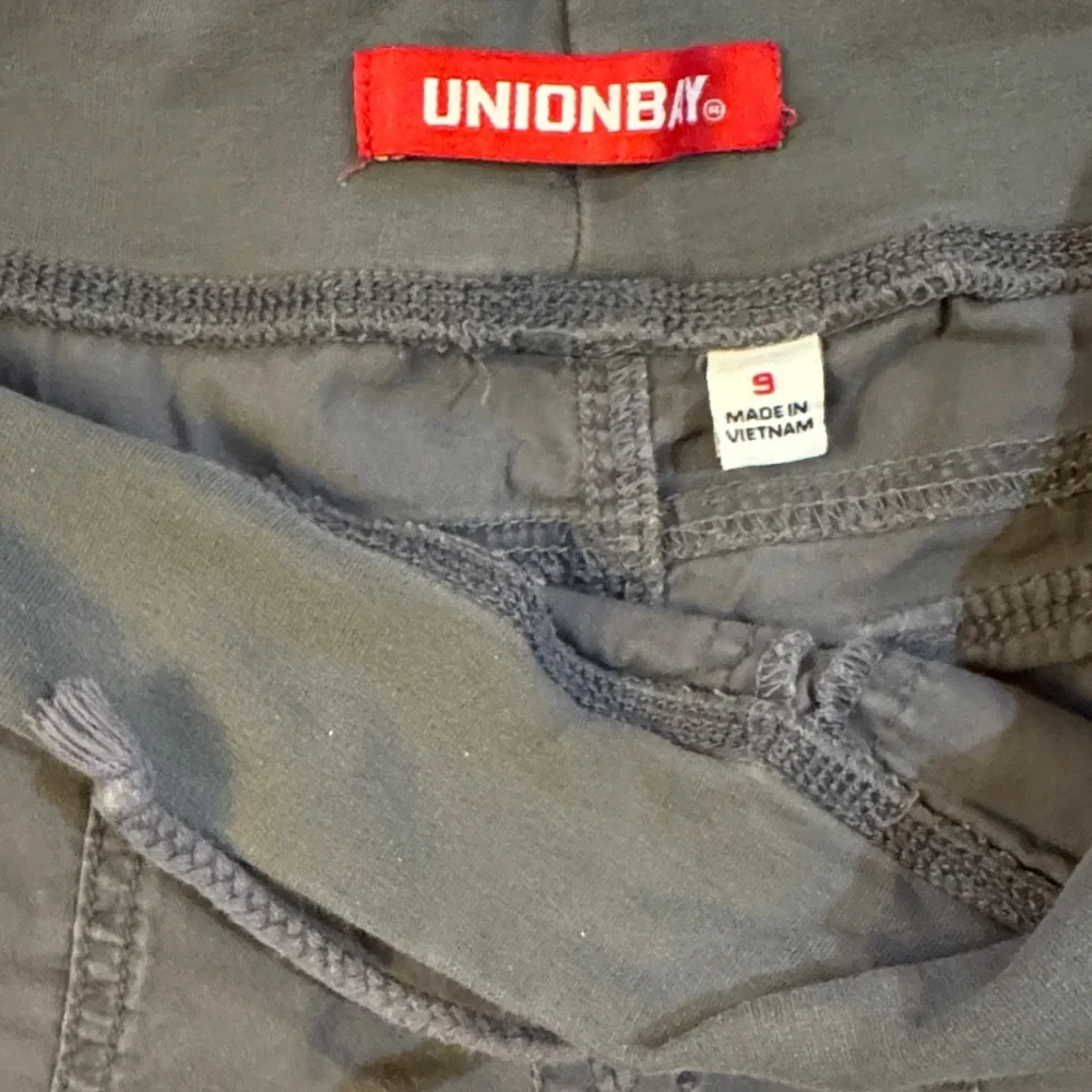 UNIONBAY Juniors Y2K Cargo Shorts in Gray - Picture 2 of 3